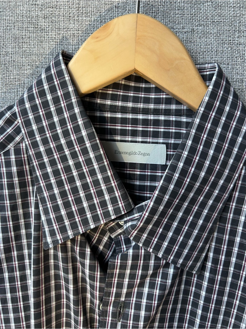 Ermenegildo Zegna Men’s XL Black Plaid Dress Shirt with Subtle Burgundy Stripes